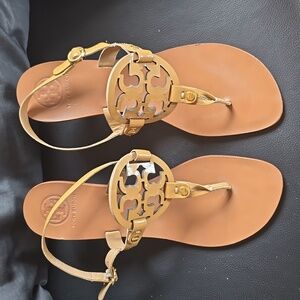 Tory Burch Tan Sandals,size 9